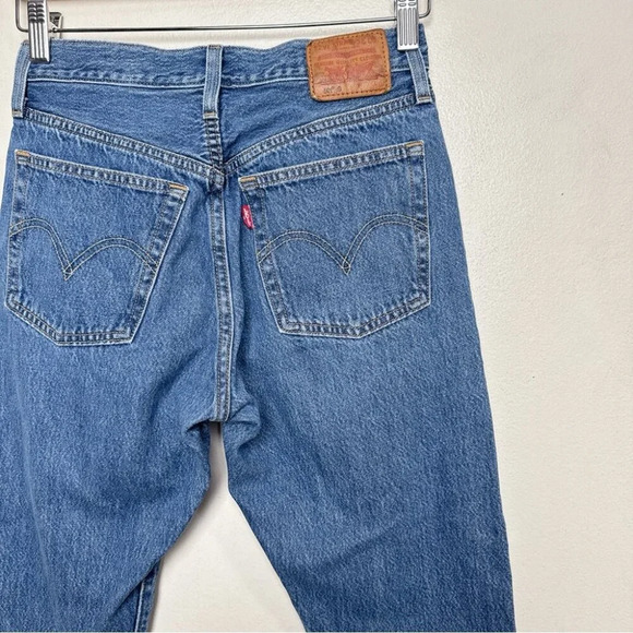 Levi's Womens 25 Skinny 501 Button Fly Medium Wash Jeans - Picture 15 of 16